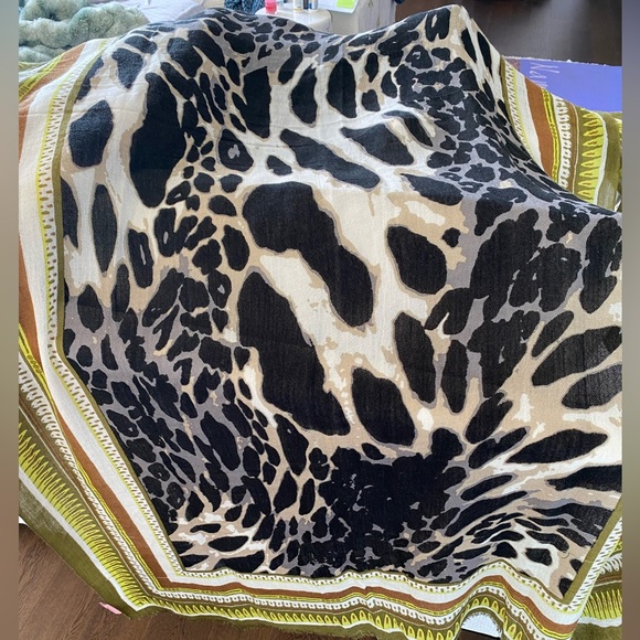 SOLD Theodora Callum Scarf - Picture 3 of 3